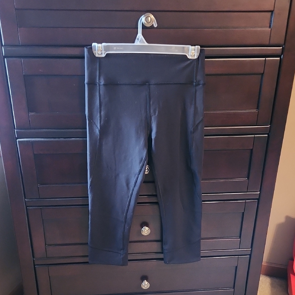 Black Cropped Leggings